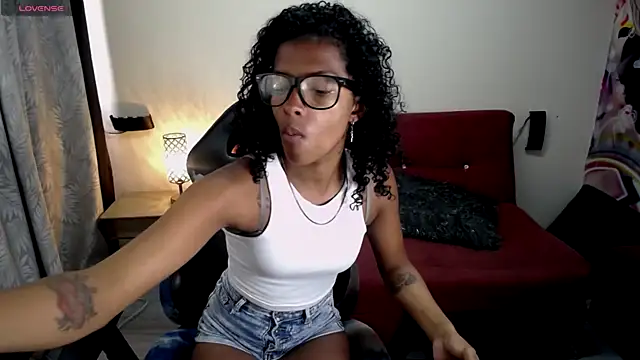 Snapshot of cloe_cooper_ chatting on 09-19-25, 03:34 cloe cooper online show from 09-19-25, 03:34