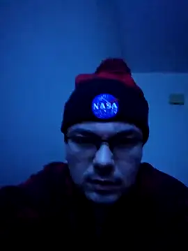 Snapshot of cmichaelxxx chatting on 12-17-24, 10:12 cmichaelxxx online show from 12-17-24, 10:12