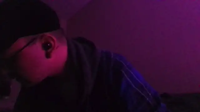 Snapshot of cmichaelxxx chatting on 12-18-24, 03:47 cmichaelxxx online show from 12-18-24, 03:47