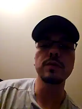 Snapshot of cmichaelxxx chatting on 01-12-25, 07:32 cmichaelxxx online show from 01-12-25, 07:32