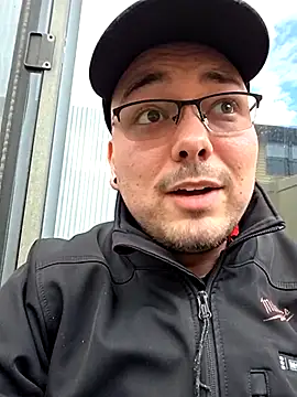 Snapshot of cmichaelxxx chatting on 03-20-25, 01:15 cmichaelxxx online show from 03-20-25, 01:15