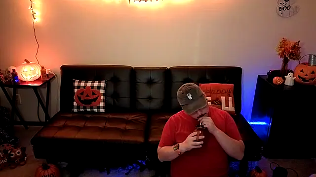 Snapshot of cmichaelxxx chatting on 10-26-25, 05:13 cmichaelxxx online show from 10-26-25, 05:13