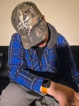 Snapshot of cmichaelxxx chatting on 11-16-25, 01:33 cmichaelxxx online show from 11-16-25, 01:33