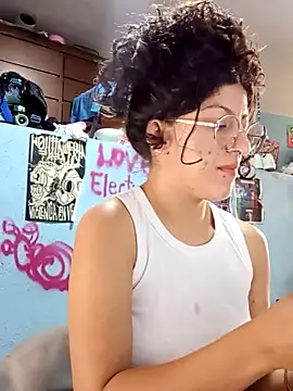 LoveElectra online show from 10-11-25, 01:20