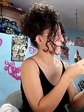 LoveElectra online show from 12-16-25, 08:58