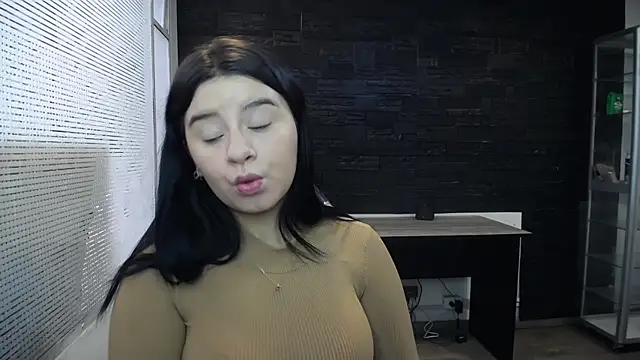 SaraBraun  online show from 12-29-24, 01:06