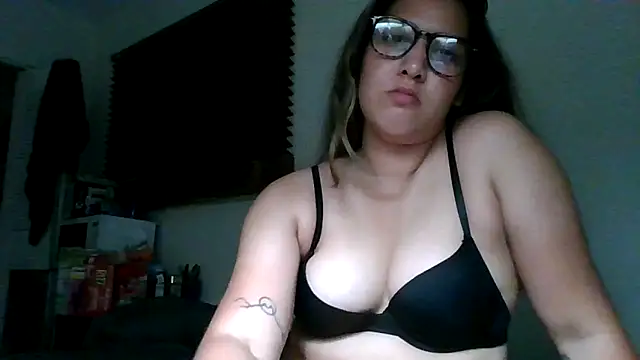 naughtynadia0502 online show from 04-01-26, 03:40