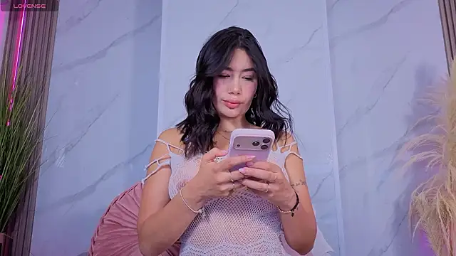 Chlooee   online show from 02-05-26, 01:32