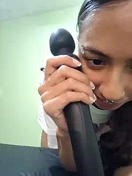 Jazmin-Cerezita online show from 12-21-24, 02:58