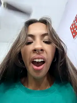 Jazmin-Cerezita online show from 02-01-25, 01:30