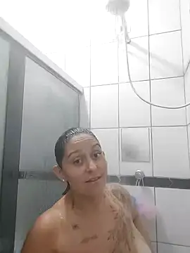 Snapshot of baixinhaloira chatting on 12-18-24, 01:37 baixinhaloira online show from 12-18-24, 01:37