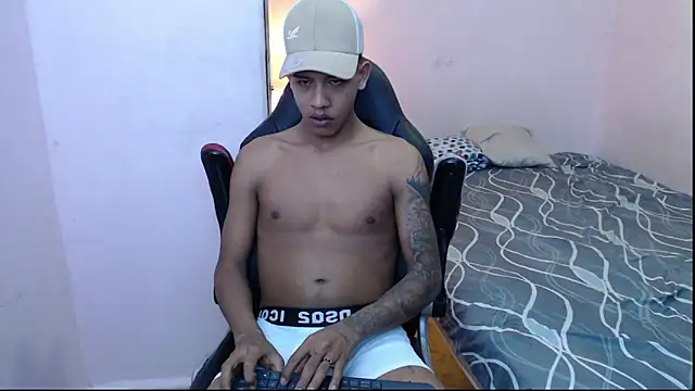 Snapshot of mr_stiven_ chatting on 02-01-25, 06:10 mr stiven  online show from 02-01-25, 06:10