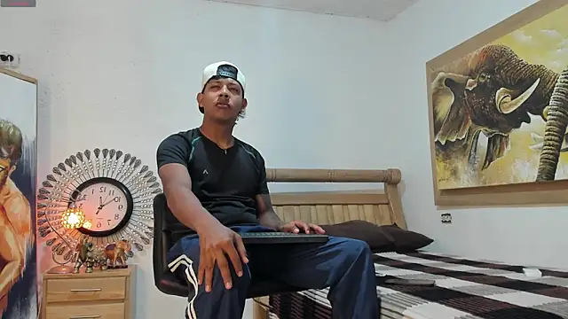 mr stiven  online show from 05-19-26, 03:24