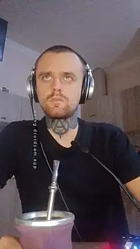 Snapshot of HappyZebra13 chatting on 01-11-25, 07:38 HappyZebra13 online show from 01-11-25, 07:38