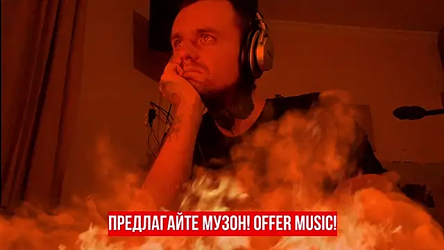 Snapshot of HappyZebra13 chatting on 02-18-25, 04:59 HappyZebra13 online show from 02-18-25, 04:59