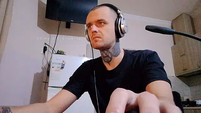 Snapshot of HappyZebra13 chatting on 03-13-25, 04:01 HappyZebra13 online show from 03-13-25, 04:01