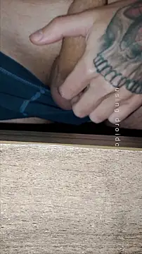 Snapshot of HappyZebra13 chatting on 11-14-25, 03:27 HappyZebra13 online show from 11-14-25, 03:27