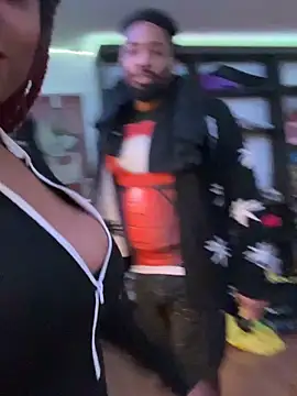 Snapshot of Asthetixx chatting on 12-17-24, 07:18 Asthetixx online show from 12-17-24, 07:18