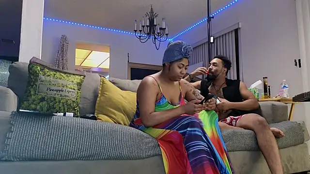 Snapshot of Asthetixx chatting on 12-23-24, 02:45 Asthetixx online show from 12-23-24, 02:45