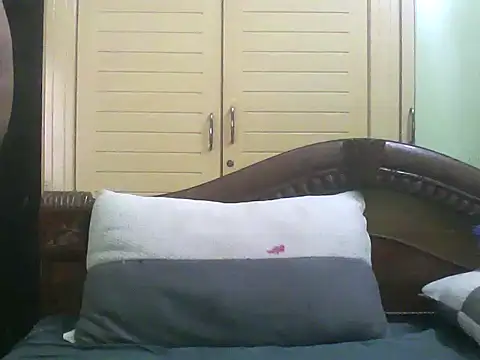 Snapshot of farhaanmacho chatting on 06-18-26, 10:30 farhaanmacho online show from 06-18-26, 10:30