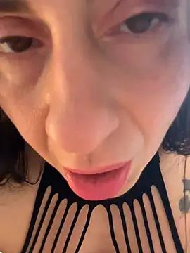 Snapshot of Jenaki31 chatting on 12-31-24, 02:03 Jenaki31 online show from 12-31-24, 02:03