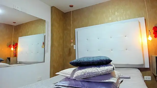 Snapshot of Milaspetite chatting on 02-04-26, 08:03 Milaspetite online show from 02-04-26, 08:03