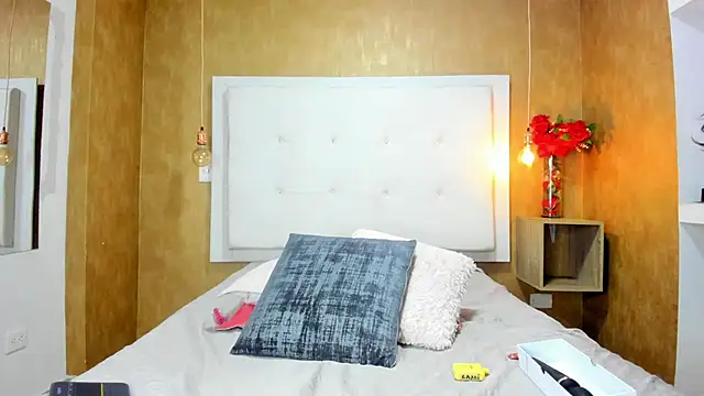 Snapshot of Milaspetite chatting on 02-14-26, 08:16 Milaspetite online show from 02-14-26, 08:16