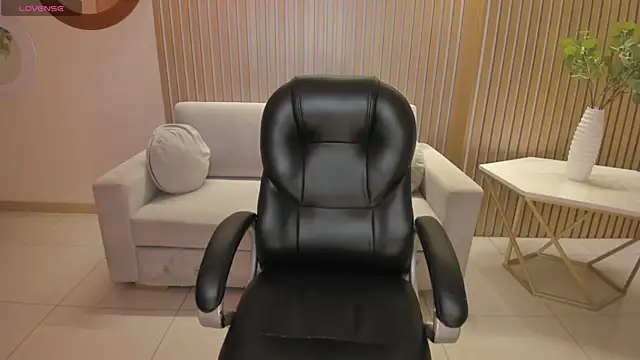 Snapshot of BellaCarteer_ chatting on 05-19-26, 07:42 BellaCarteer online show from 05-19-26, 07:42