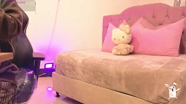 Snapshot of kittystart_tay chatting on 11-30-25, 11:47 kittystart tay online show from 11-30-25, 11:47