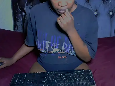 Snapshot of BrickyGirl chatting on 12-13-24, 08:26 BrickyGirl online show from 12-13-24, 08:26