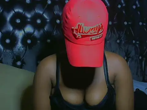 Snapshot of BrickyGirl chatting on 12-16-24, 01:54 BrickyGirl online show from 12-16-24, 01:54