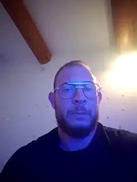 jourdinio13 online show from 10-04-25, 05:11