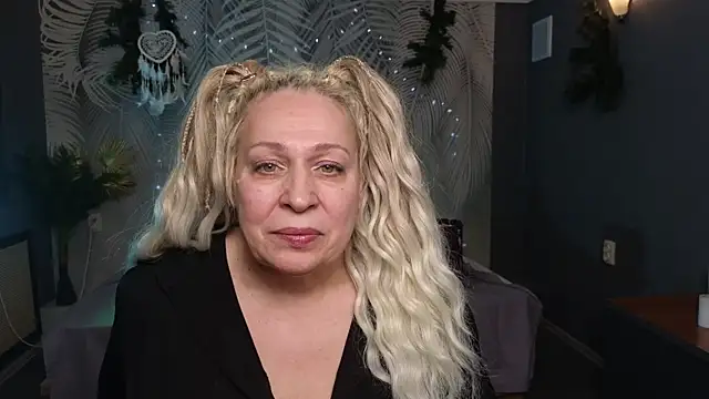 Penelope Pinky online show from 01-27-25, 02:24