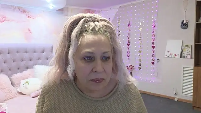 Penelope Pinky online show from 03-17-25, 04:19