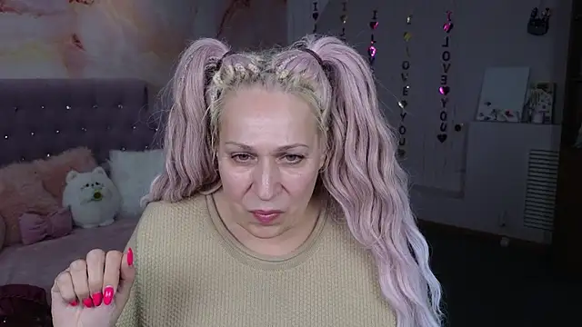 Penelope Pinky online show from 03-19-25, 05:17