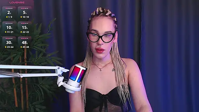 Snapshot of Cassie_Bae chatting on 01-08-26, 05:48 Cassie Bae online show from 01-08-26, 05:48