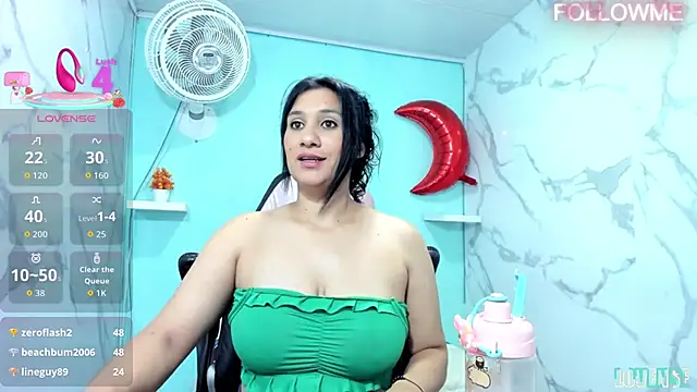 Snapshot of karime_sexygirl chatting on 10-18-25, 11:33 karime sexygirl online show from 10-18-25, 11:33