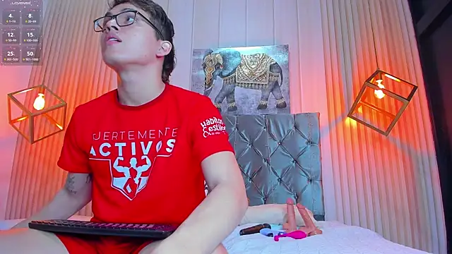 Snapshot of JACK_BLOSSOM_ chatting on 12-18-24, 11:45 JACK BLOSSOM online show from 12-18-24, 11:45