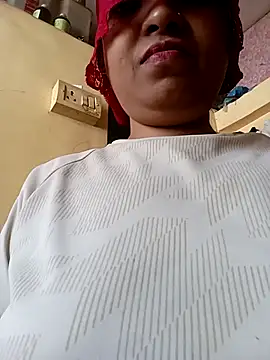 Snapshot of sunita-doll chatting on 03-02-26, 08:43 sunita-doll online show from 03-02-26, 08:43