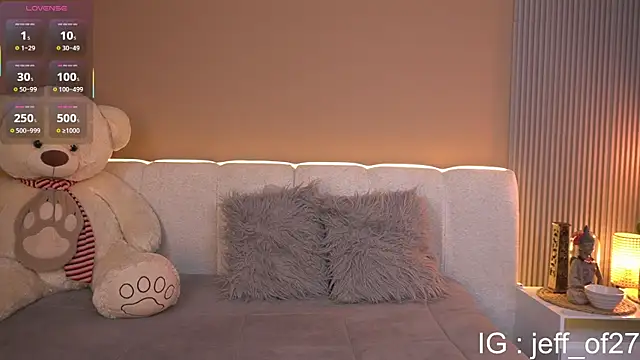johanafox  online show from 07-06-26, 11:07