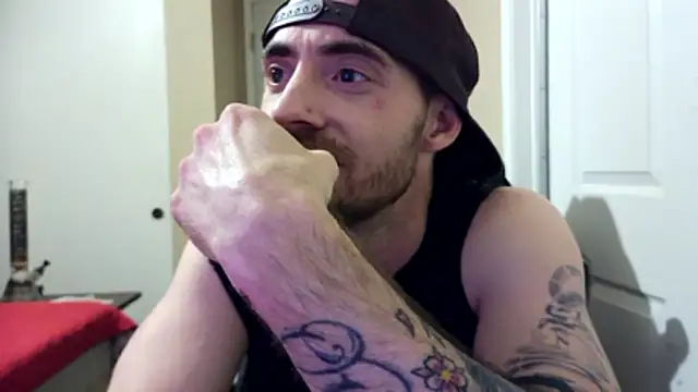 Huntzg23 online show from 04-11-26, 06:51