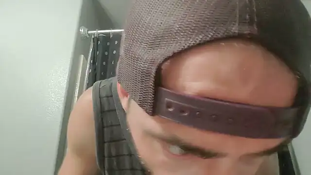 Snapshot of Huntzg23 chatting on 07-17-26, 06:53 Huntzg23 online show from 07-17-26, 06:53
