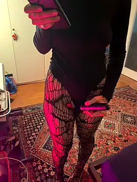 Snapshot of littlewitchxoxo chatting on 10-26-25, 07:47 littlewitchxoxo online show from 10-26-25, 07:47