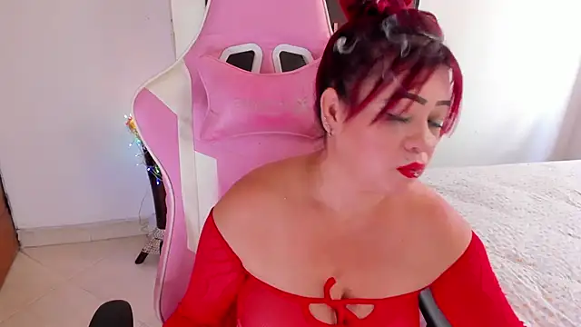 Snapshot of sexyhot_2024 chatting on 12-18-24, 04:49 sexyhot 2024 online show from 12-18-24, 04:49