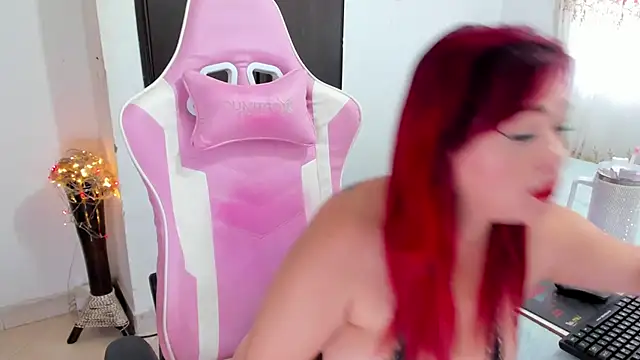 Snapshot of sexyhot_2024 chatting on 12-23-24, 04:39 sexyhot 2024 online show from 12-23-24, 04:39