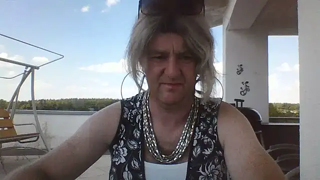 Snapshot of sexynadinets89 chatting on 06-19-26, 10:52 sexynadinets89 online show from 06-19-26, 10:52