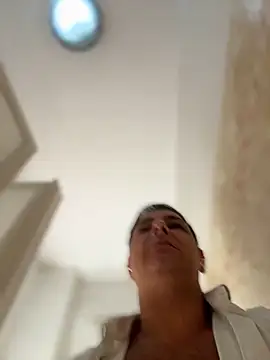 SecretlyDD online show from 11-12-25, 09:42