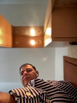 SecretlyDD online show from 12-03-25, 09:29