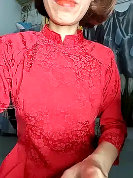 Lucy limon online show from 04-15-26, 06:26