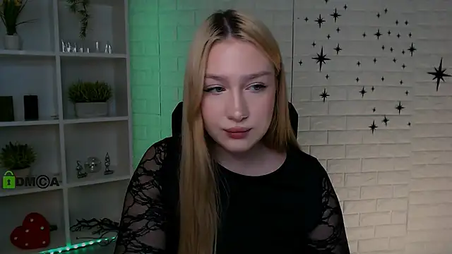 Snapshot of playful_sophie chatting on 05-27-26, 07:33 playful sophie online show from 05-27-26, 07:33